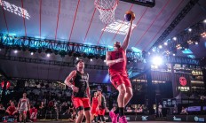 1xbet体育官网-热血对抗再上演，中国篮球联赛再掀狂潮