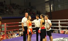 1xbet体育官方登录入口-法国拳击选手青睐重拳，成功晋级半决赛