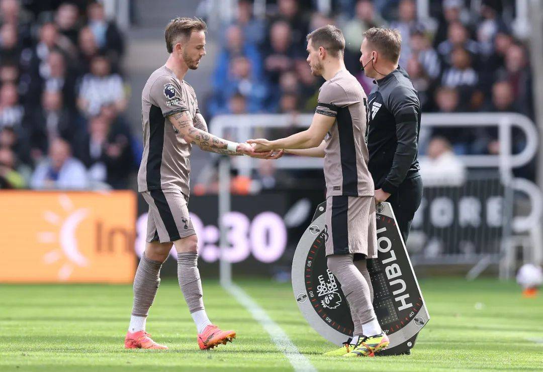 关于纽卡斯尔联客场失利，领先优势缩小的信息