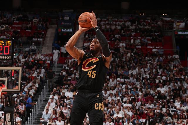 关于爵士轻松赢魔术,米切尔砍下30分的信息 关于爵士轻松赢魔术,米切尔砍下30分的信息