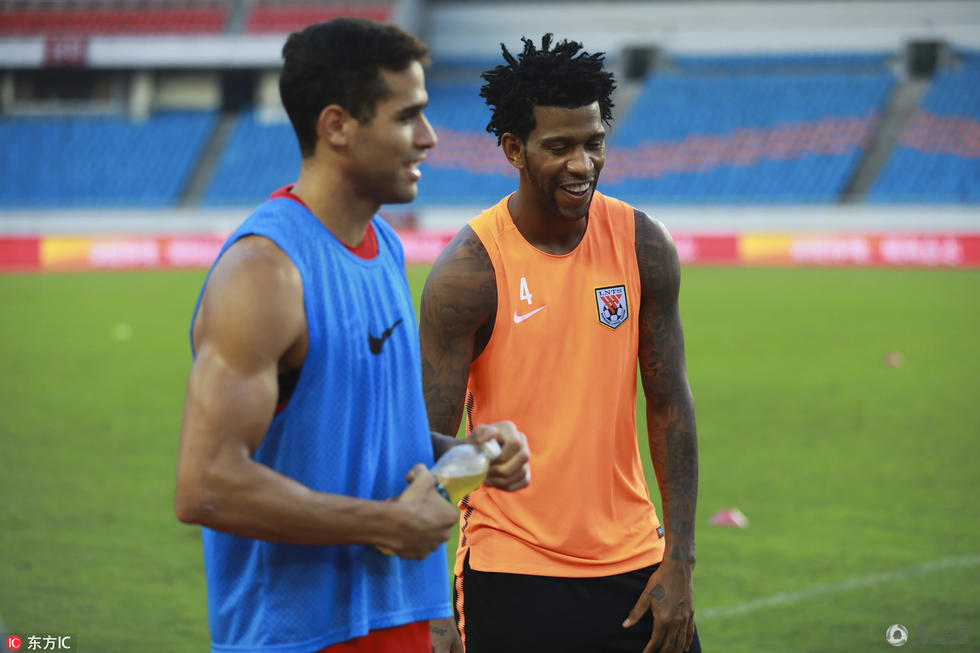 巴勒莫主场大捷，轻松击败对手