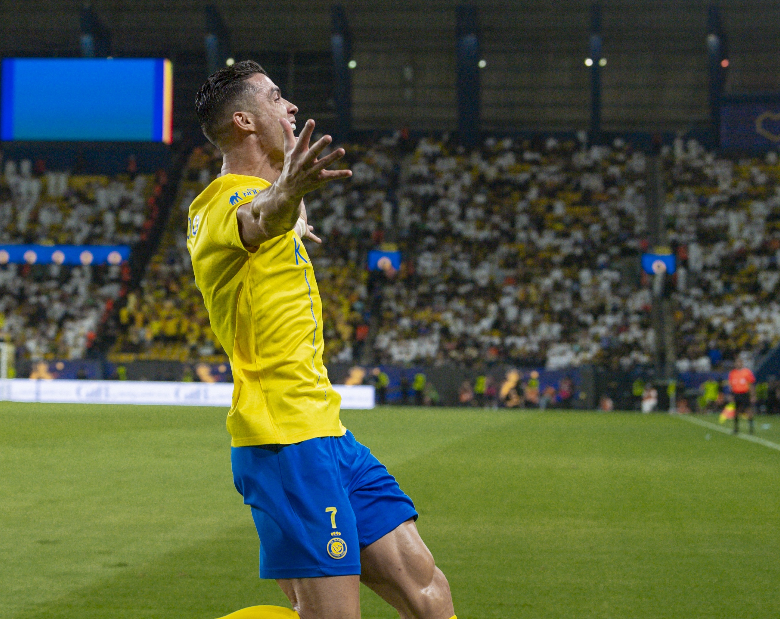 瓦伦西亚主场取得胜利，成功晋级